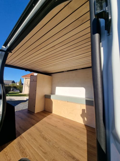 Aménagement d'un habillage bois de l'intérieur d'une fourgonnette-2ième partie